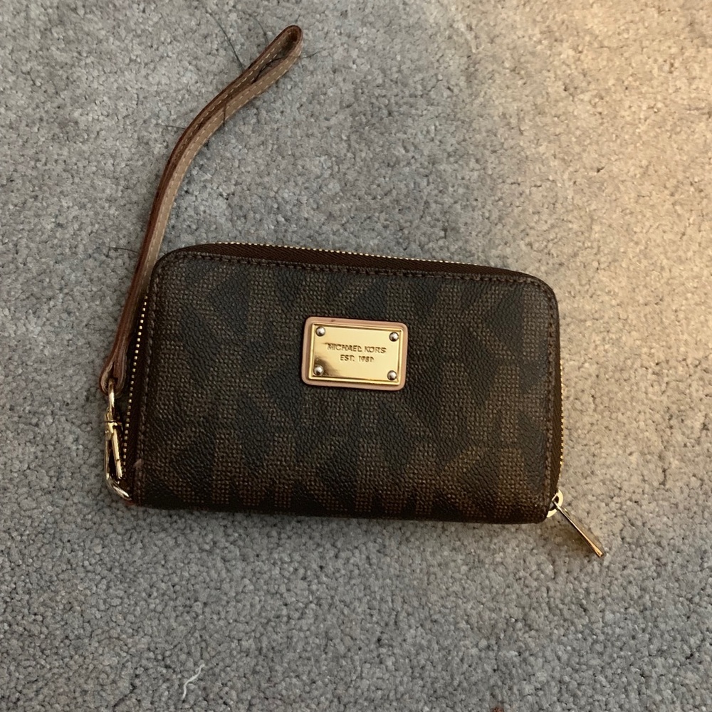 Michael Kors phone wristlet